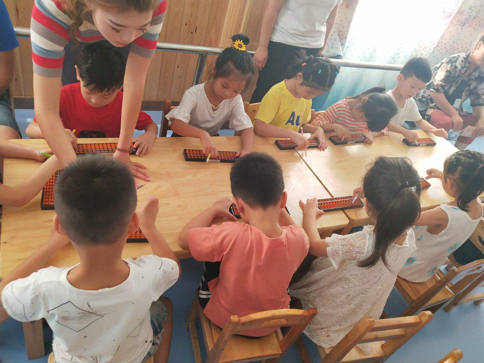 内蒙古6岁女孩入伍特种兵,内蒙古6岁女孩破格入伍