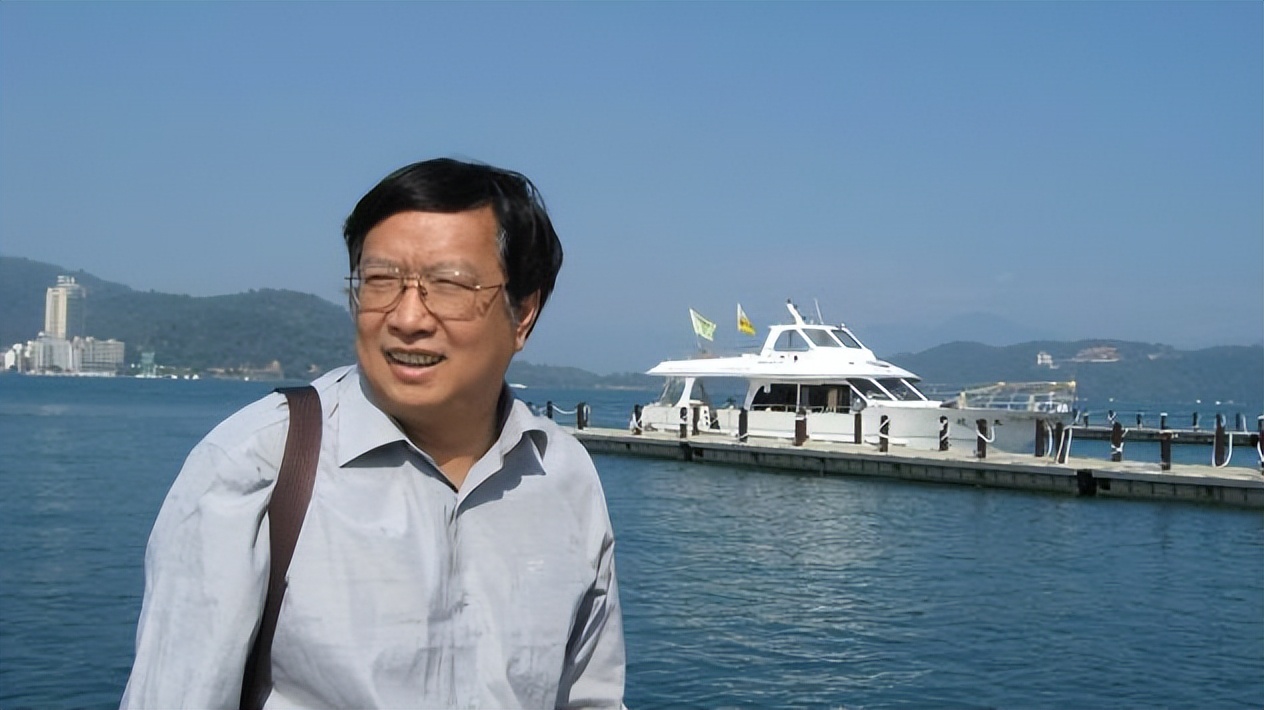 众诗人品读许庆胜《诗坛胡松夏现象解剖》专著诗•50首