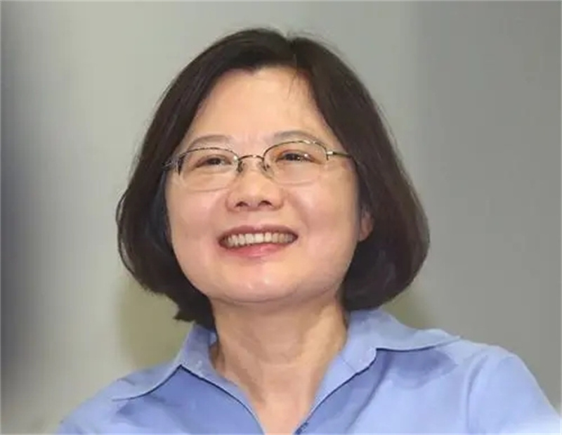 蔡英文家族历史令人咋舌，她为何冒死搞“*独台**”？原来是汉奸家族