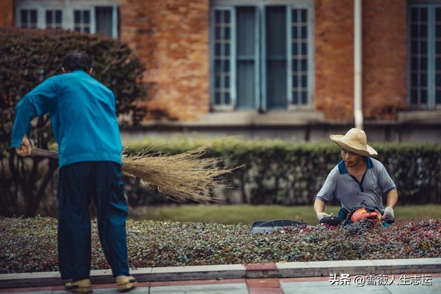大学毕业后找工作有哪些困难,大学生毕业找不到工作应该做什么