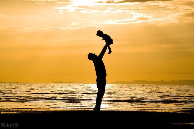 如何看待代沟1200字,怎样看待家庭矛盾