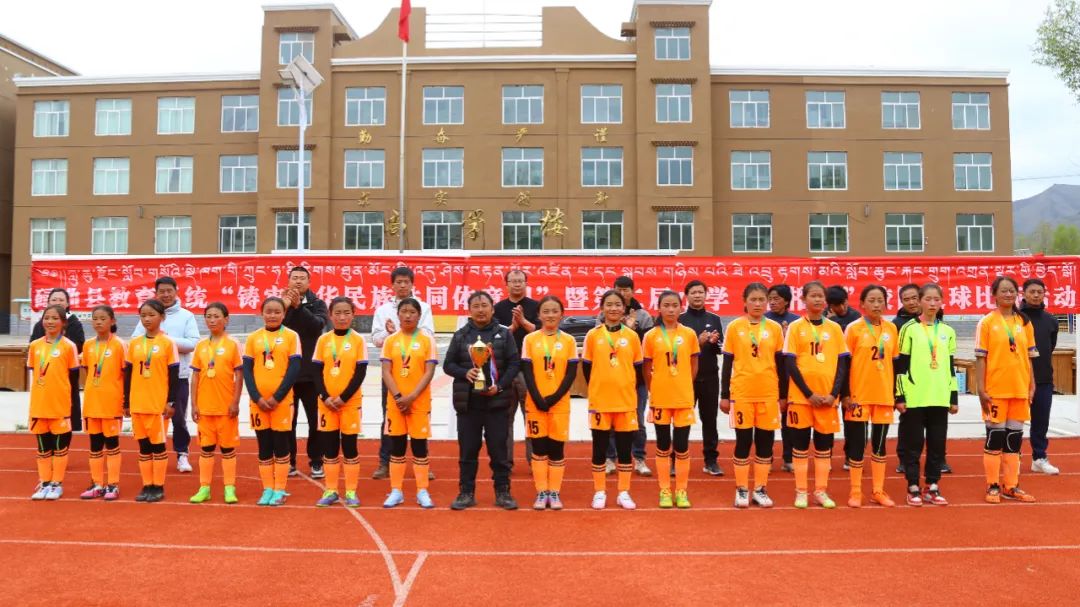 青少年足球联赛视频剪辑,少年足球赛完整视频