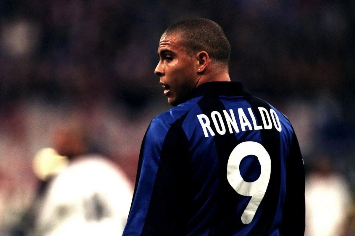 巴西历届国家队比较单薄的前锋,鲁能前锋巴西国家队