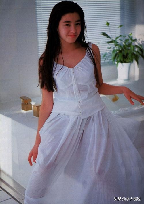 被母亲送给导演，被强迫拍摄，她的一生有多可悲