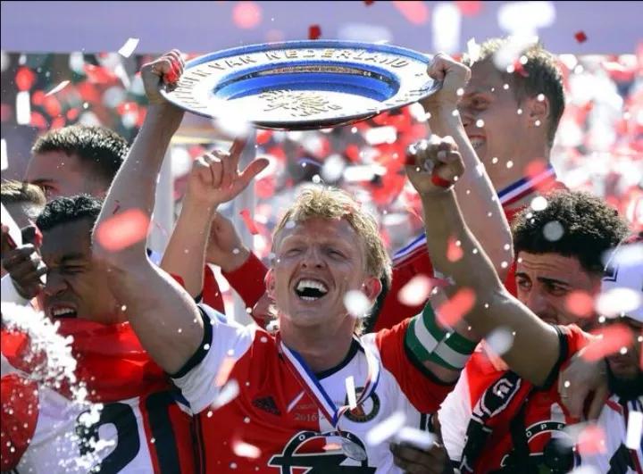 库伊特踢球,德克库伊特有什么冠军