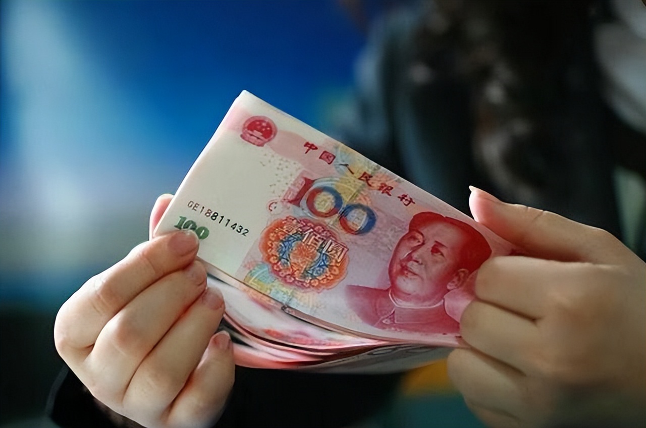 在自助取款机取钱钱吞回去怎么办,银行自助存款吞了100元钱怎么办