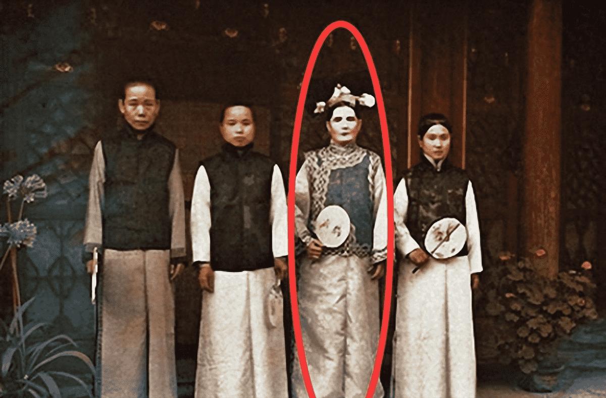 鏃ュ啗鍏借褰╄壊鐓х墖,渚靛崕鏃ュ啗鍏借缁濈増鐓х墖