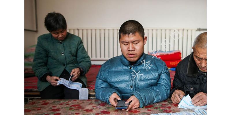 婆婆帮小姑子带孩子住我们家,婆婆带孙子照顾瘫痪老人