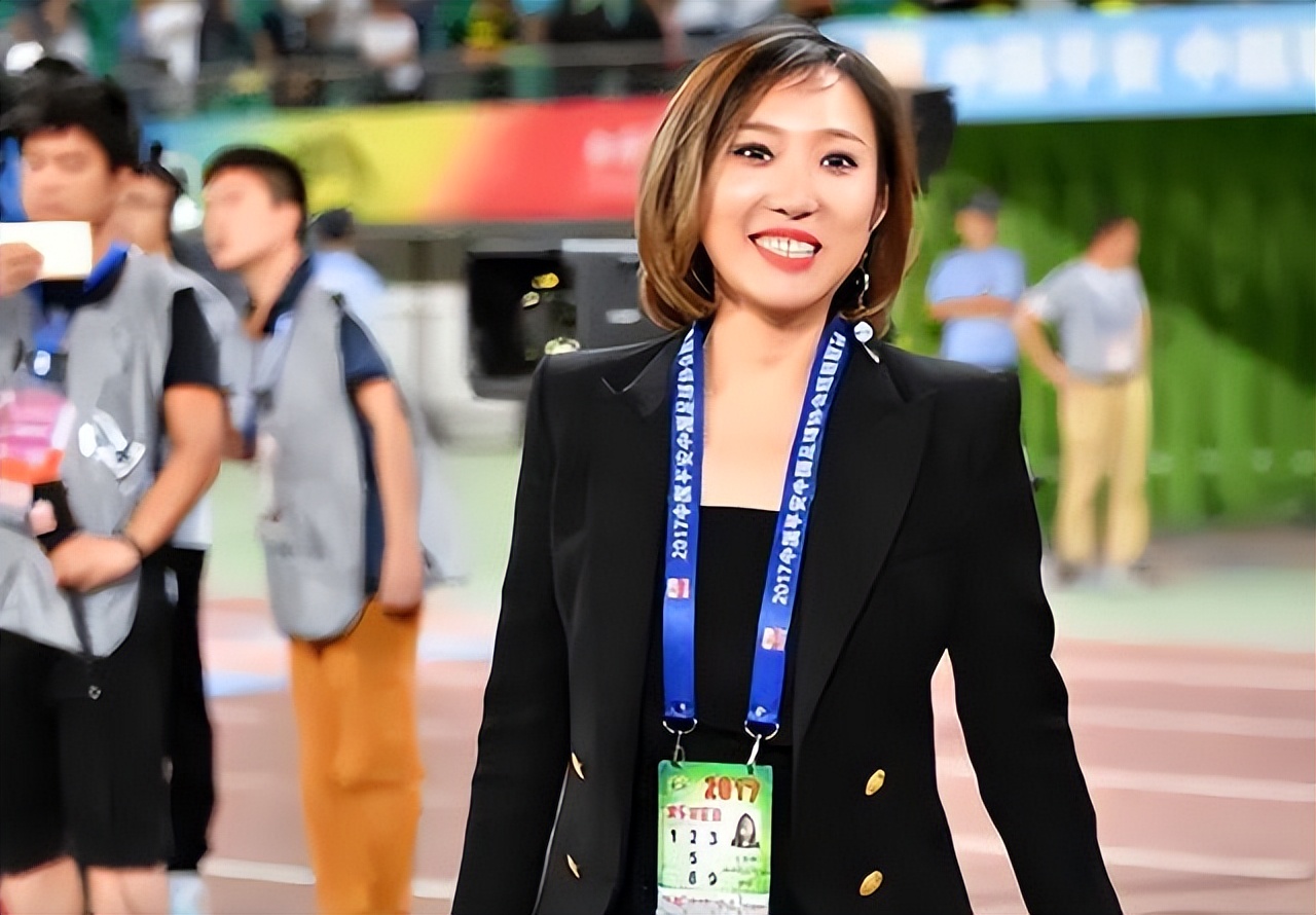 最美足球俱乐部老板娘,最美老板娘被举报