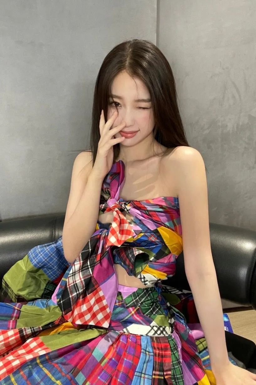 波浪卷发简单编发,人鱼微卷编发造型