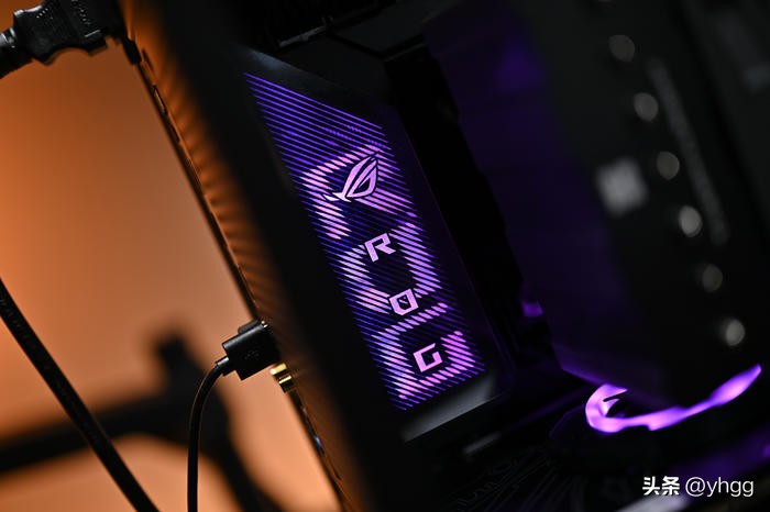 乔思伯松果d41mesh副屏版白色机箱,乔思伯d41标准版能后期加装副屏吗