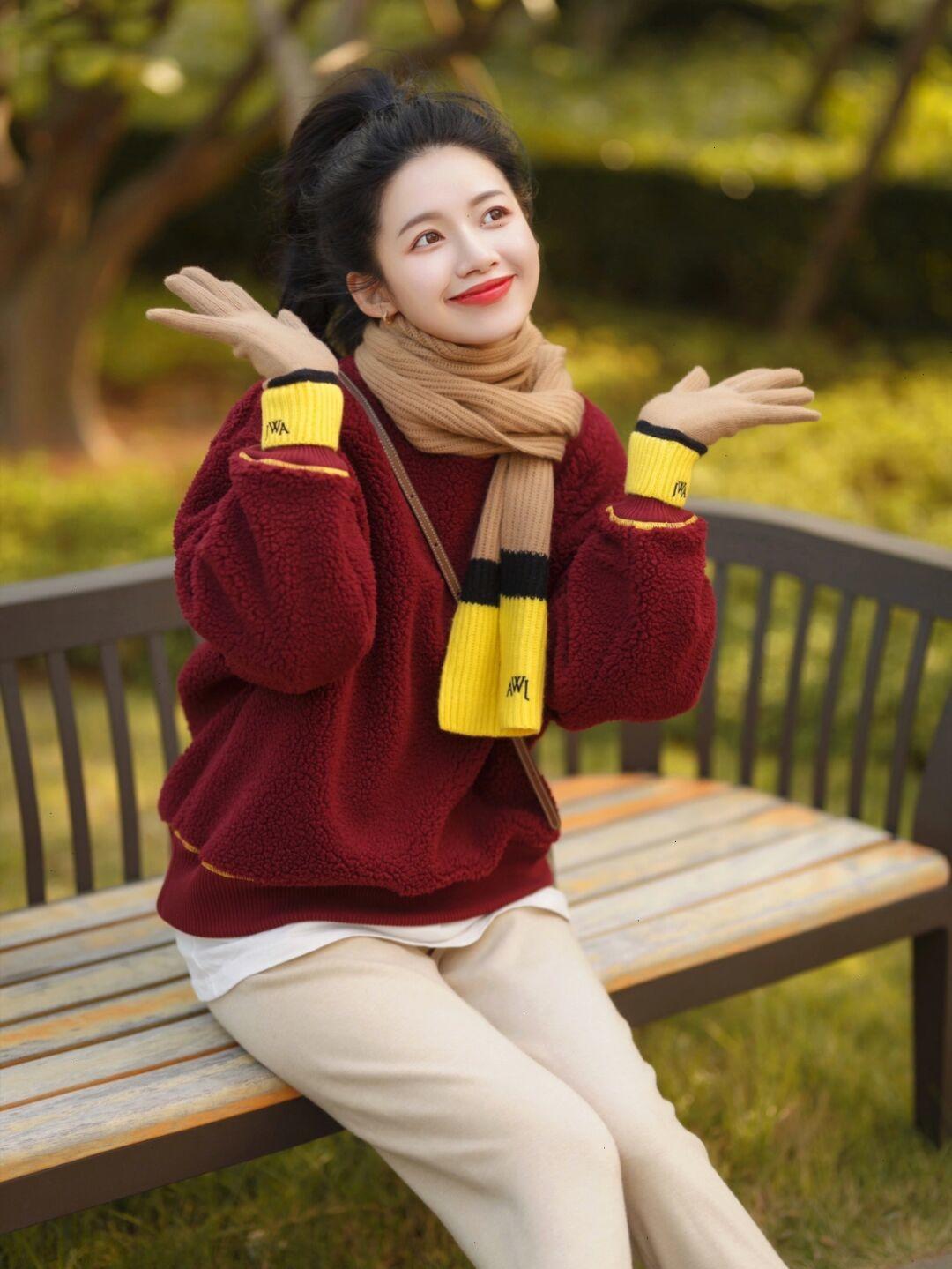 羊羔绒宽松慵懒风高级感卫衣,慵懒风羊羔绒卫衣怎么搭配才好看