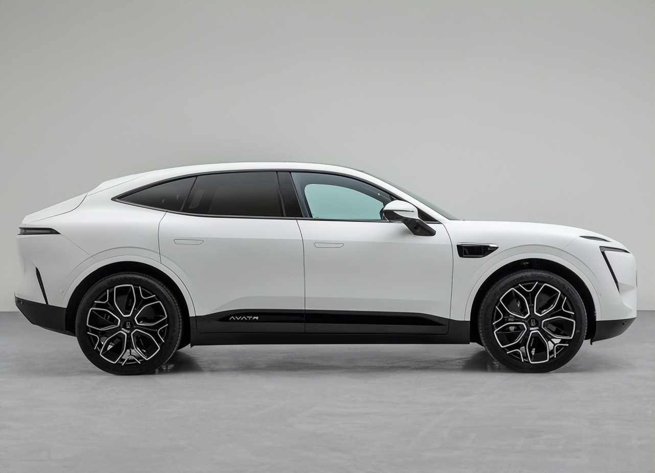 三电最好的国产新能源车,国产加速3秒多的燃油高性能车