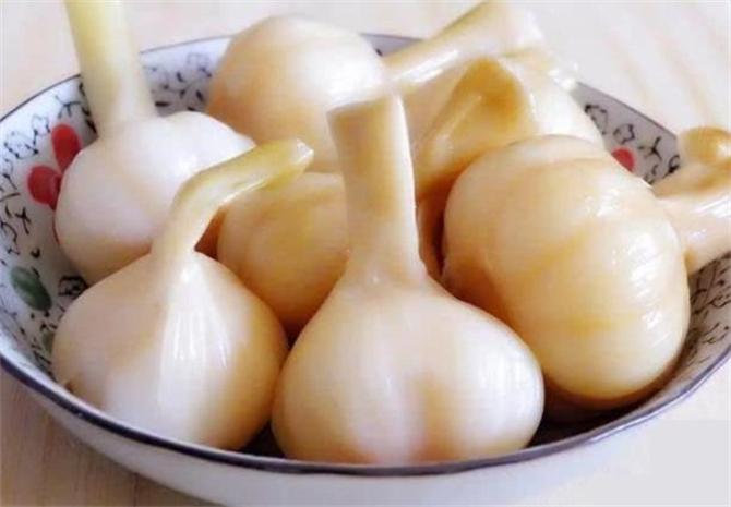新鲜大蒜腌制法家常,简单腌制大蒜的正确方法