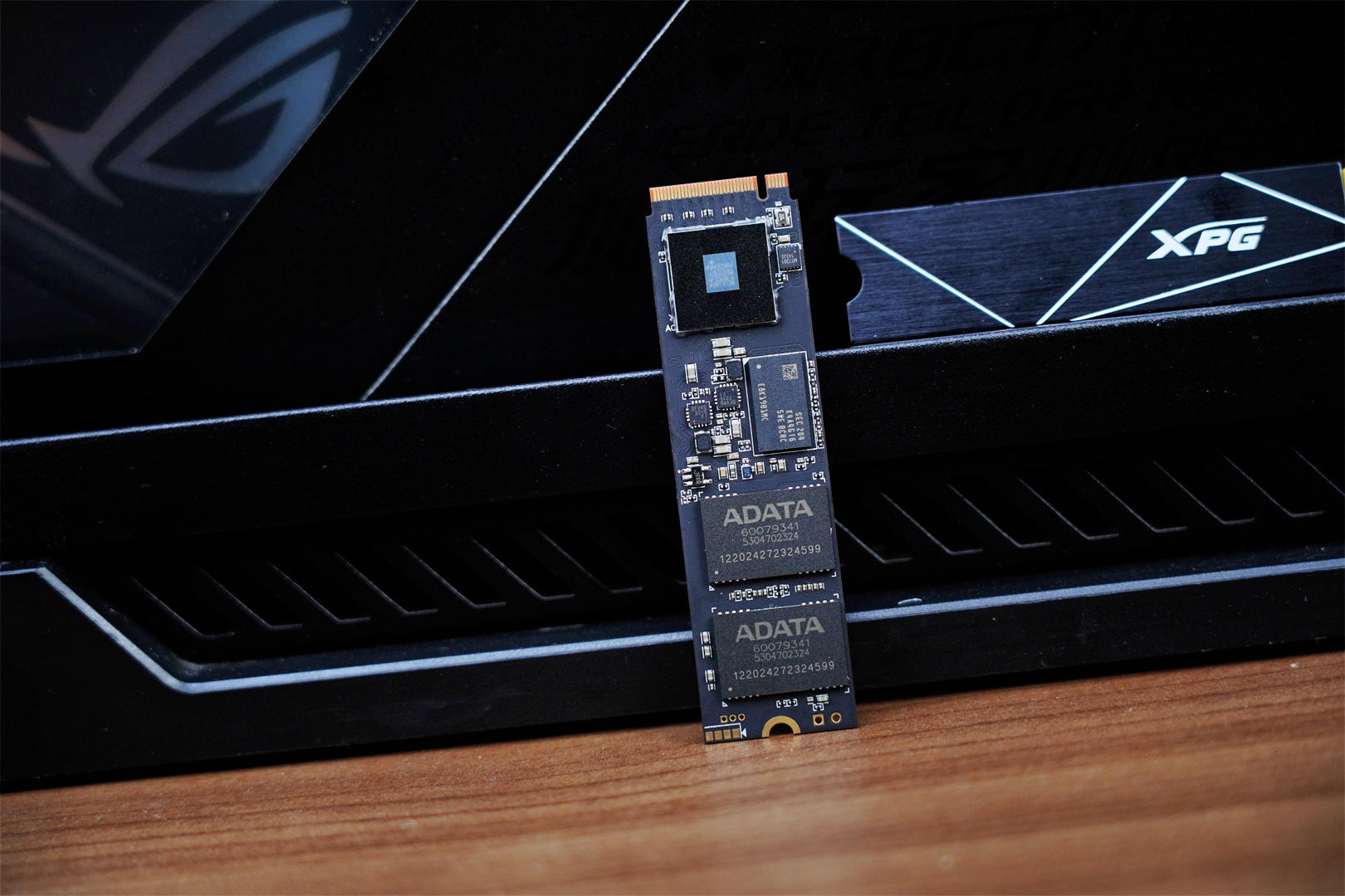 万事俱备，只等40系显卡上市，ROGTHOR1000PLATINUMII电源分享