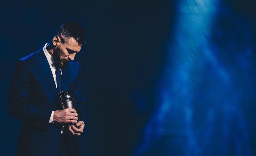 年度足球先生热门出炉！梅西再成焦点，世界杯冠军傍身，近乎当选