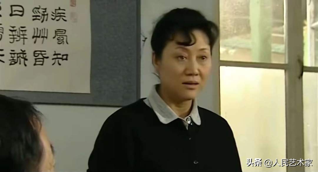 老戏骨王丽云，演员车晓的母亲，塑造过多个母亲和婆婆形象，把演好话剧当作自己这辈子最大的事