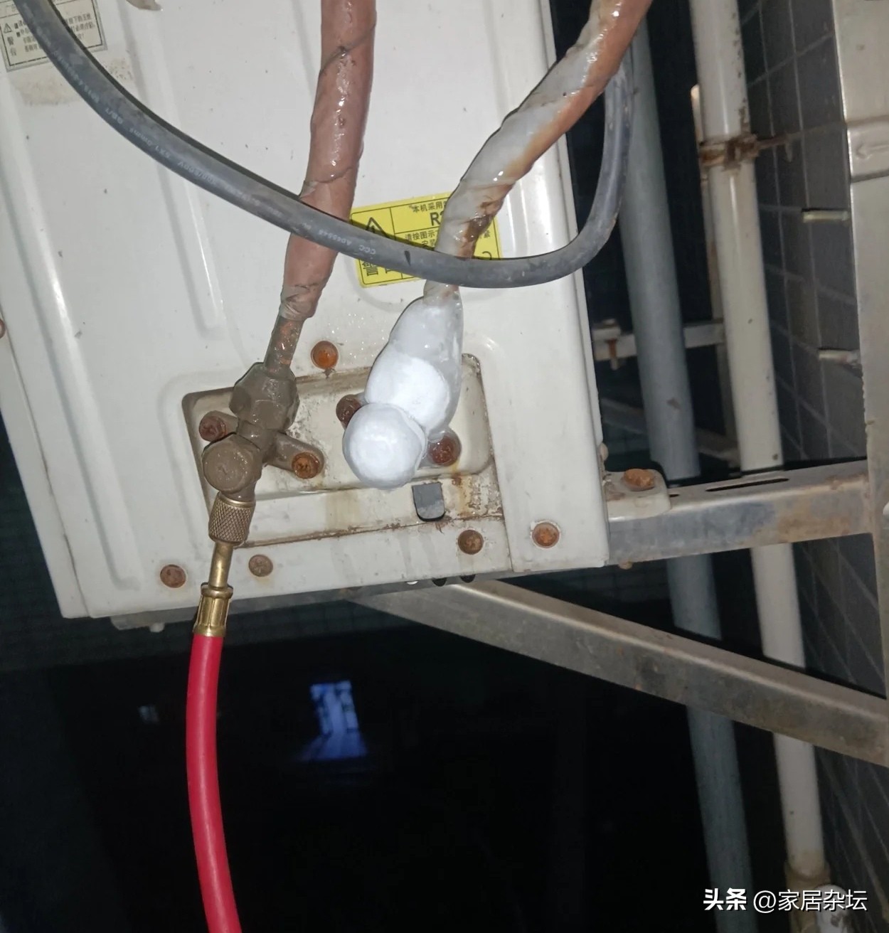 新空调漏氟了重新加氟收费吗,空调氟漏完了可以直接加氟吗