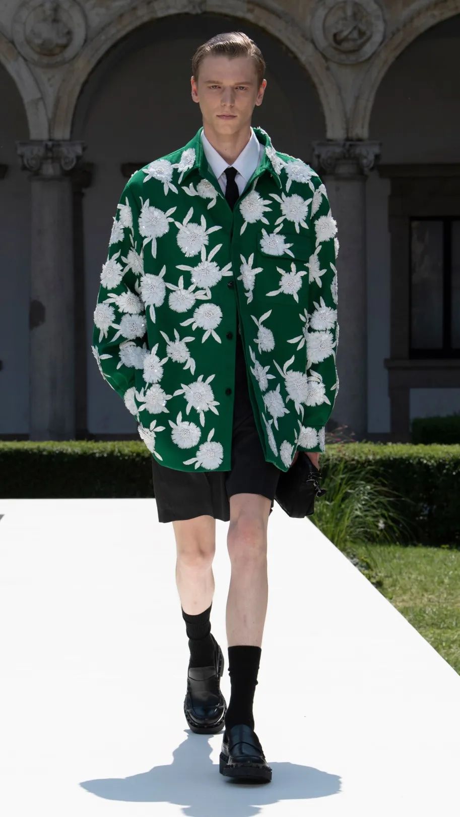 valentino2024春夏男装秀,valentino2022秋冬男装时装秀