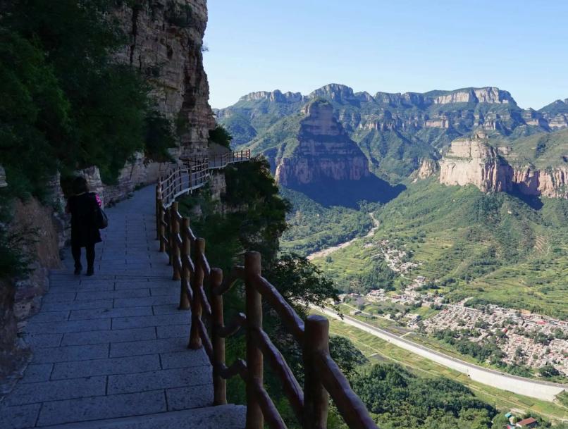 自古英雄出少年，这个城市专出美女，还被誉为“小北京”