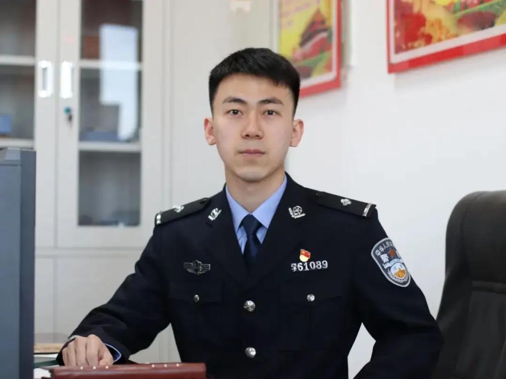 警察事业编和行政编的工资待遇,警察怎么区分行政编和事业编