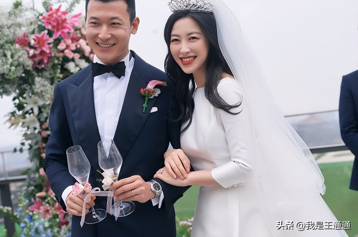 除了嫁人，她的每一步都踩准“名媛天花板”