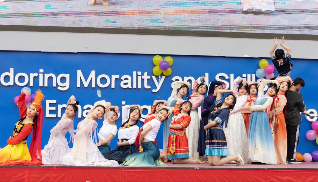 十八而志，大任始承——成都电子信息学校举行第二届成人礼