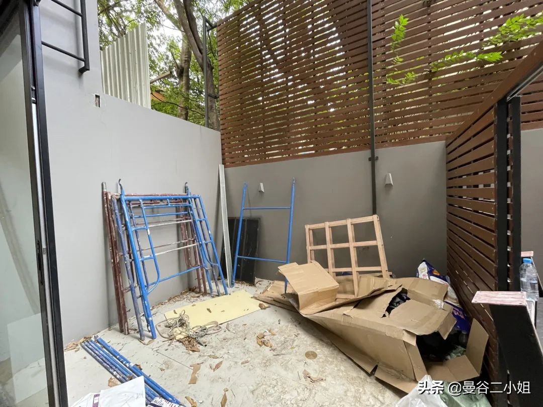 泰国自建豪华别墅,四川美女在泰国买房