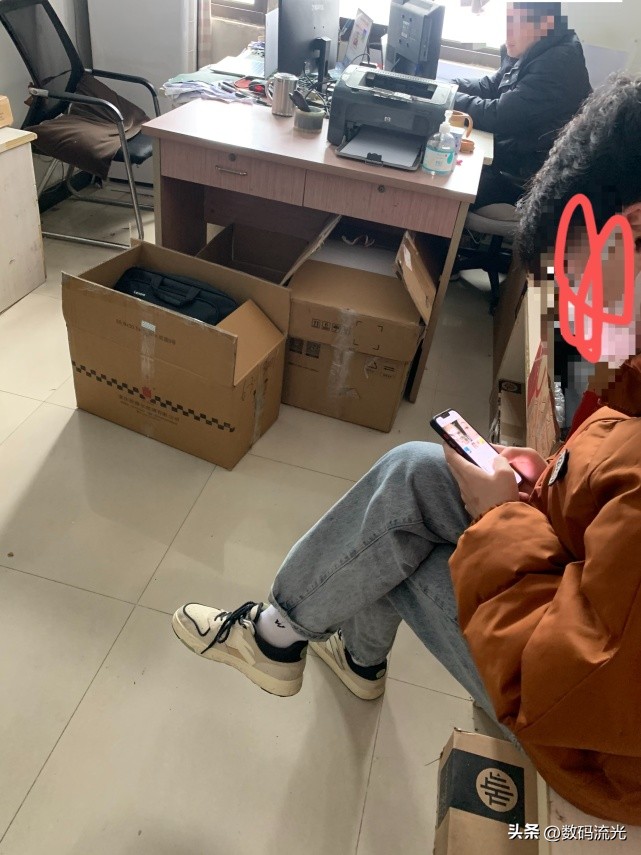 打死不买这些电脑了，朋友花钱买罪受，电脑买没几天跑售后两次！