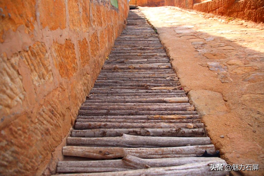 石屏哨冲拖黑村,哨冲镇拖龙黑村图片