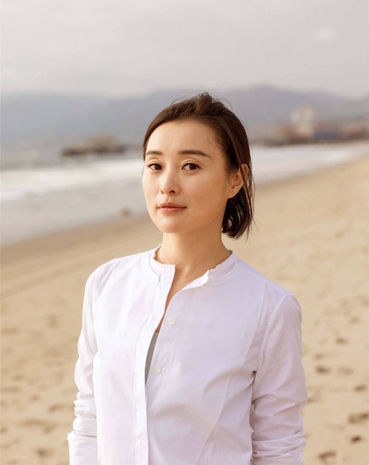 “白玉兰奖”吴越:给中风父亲安装家庭电梯,她的单身是父亲的痛