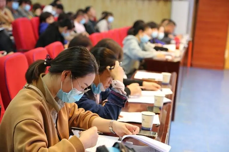 教师工资今年普调表,教师普调工资最新规定