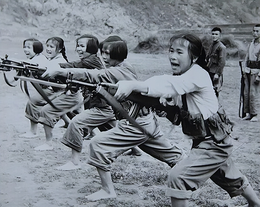 鐭ラ潚鍥炲璺笂纰板埌鍧忎汉,鐭ラ潚杩斾埂閬囪鍧忎汉骞稿ソ灏忎紮鍑烘墜