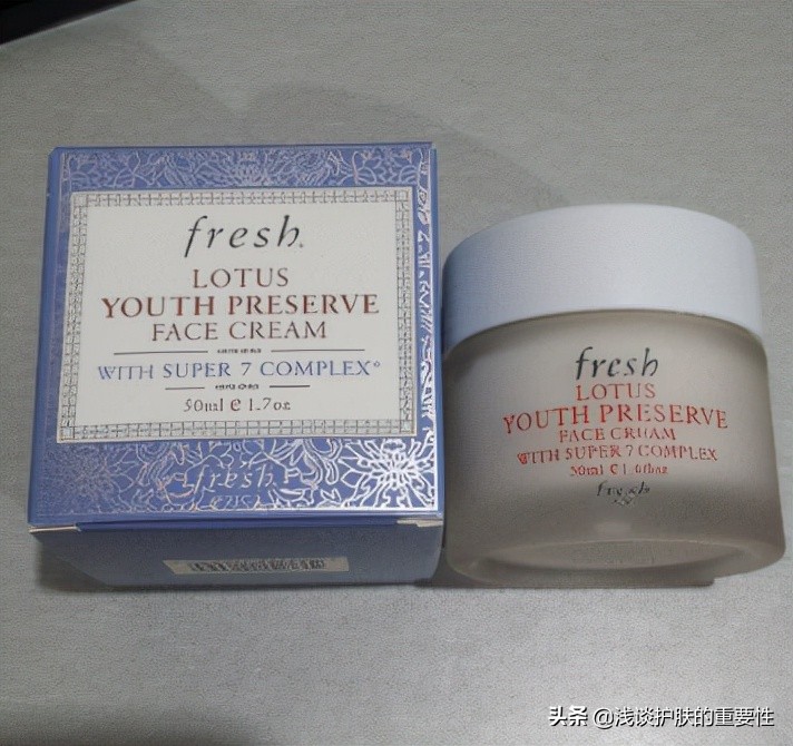 冬天皮肤干燥夏天出油用什么保湿,冬季油性皮肤干燥怎样补水更有效