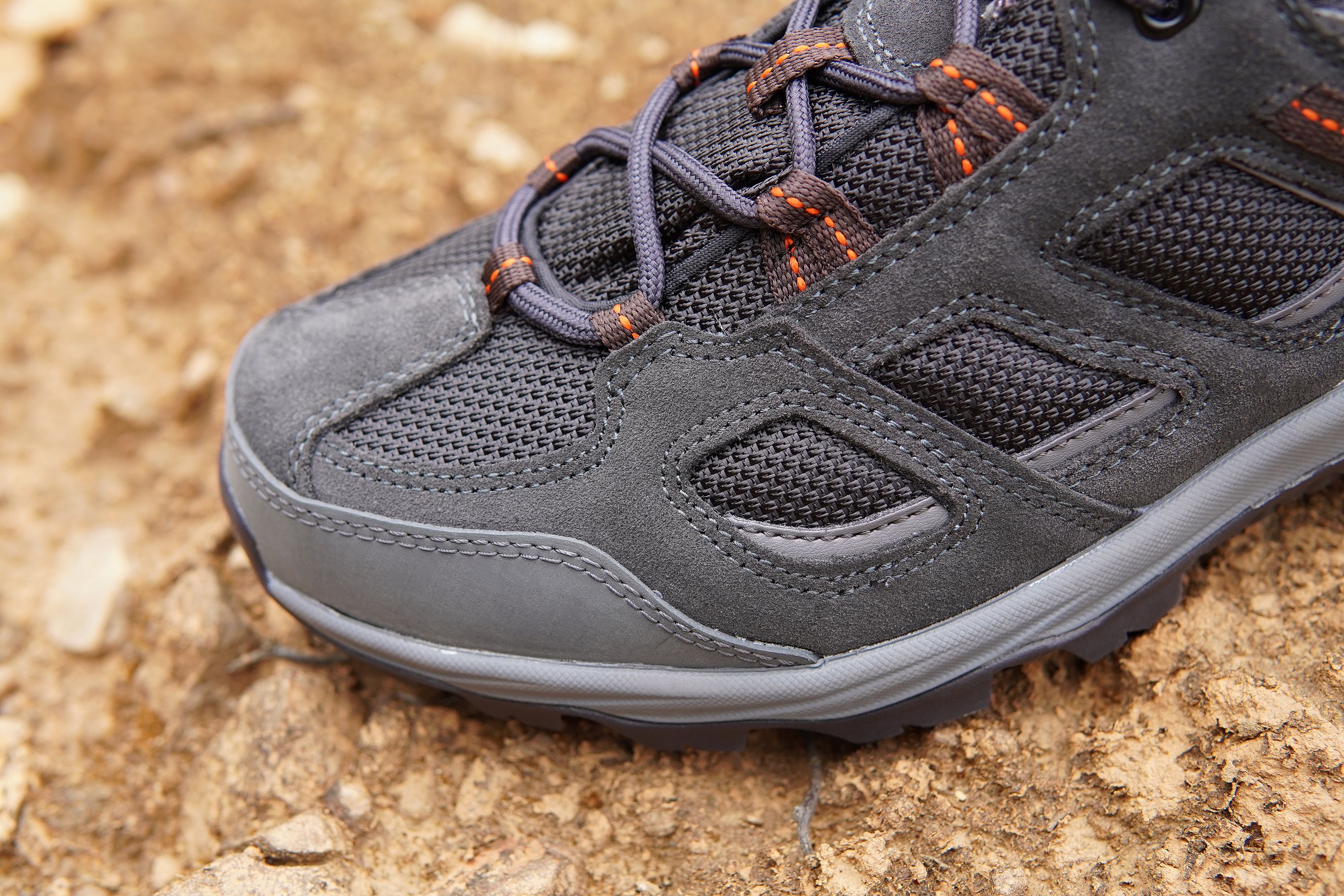 防水防油抓地力强的鞋,防水抓地性强而且轻的鞋