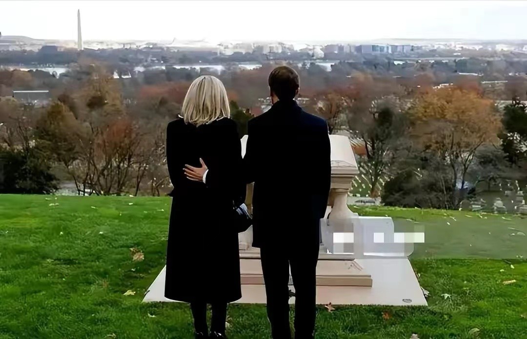 69岁的布丽吉特一身骑士装,布丽吉特69岁紧跟45岁的步伐