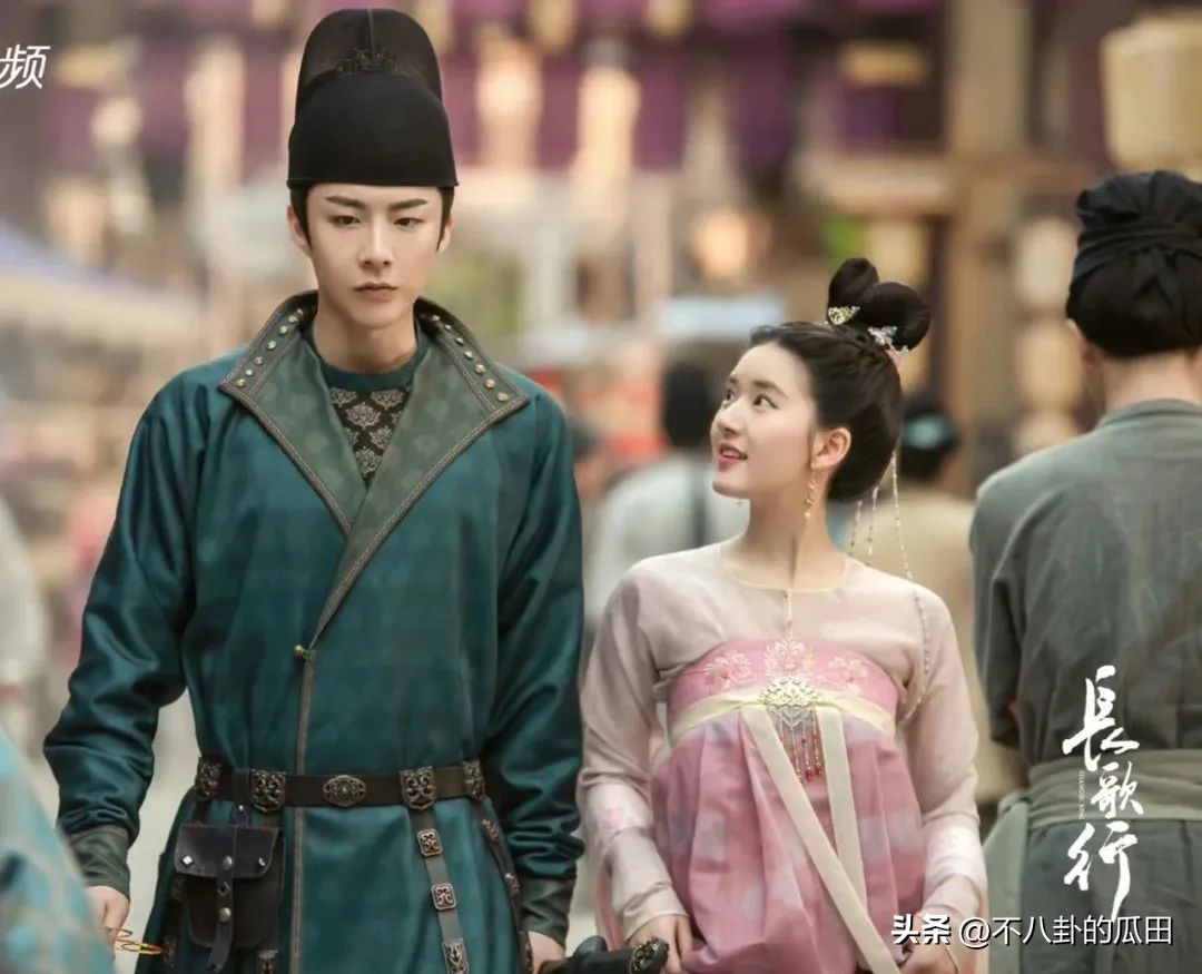 又来8个瓜！网暴出轨、多人运动、剧组夫妻，娱乐圈太疯狂了