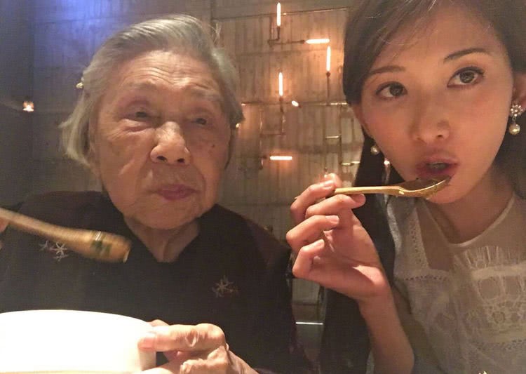 林志玲首次松口谈闪婚,没有家暴单方面离婚