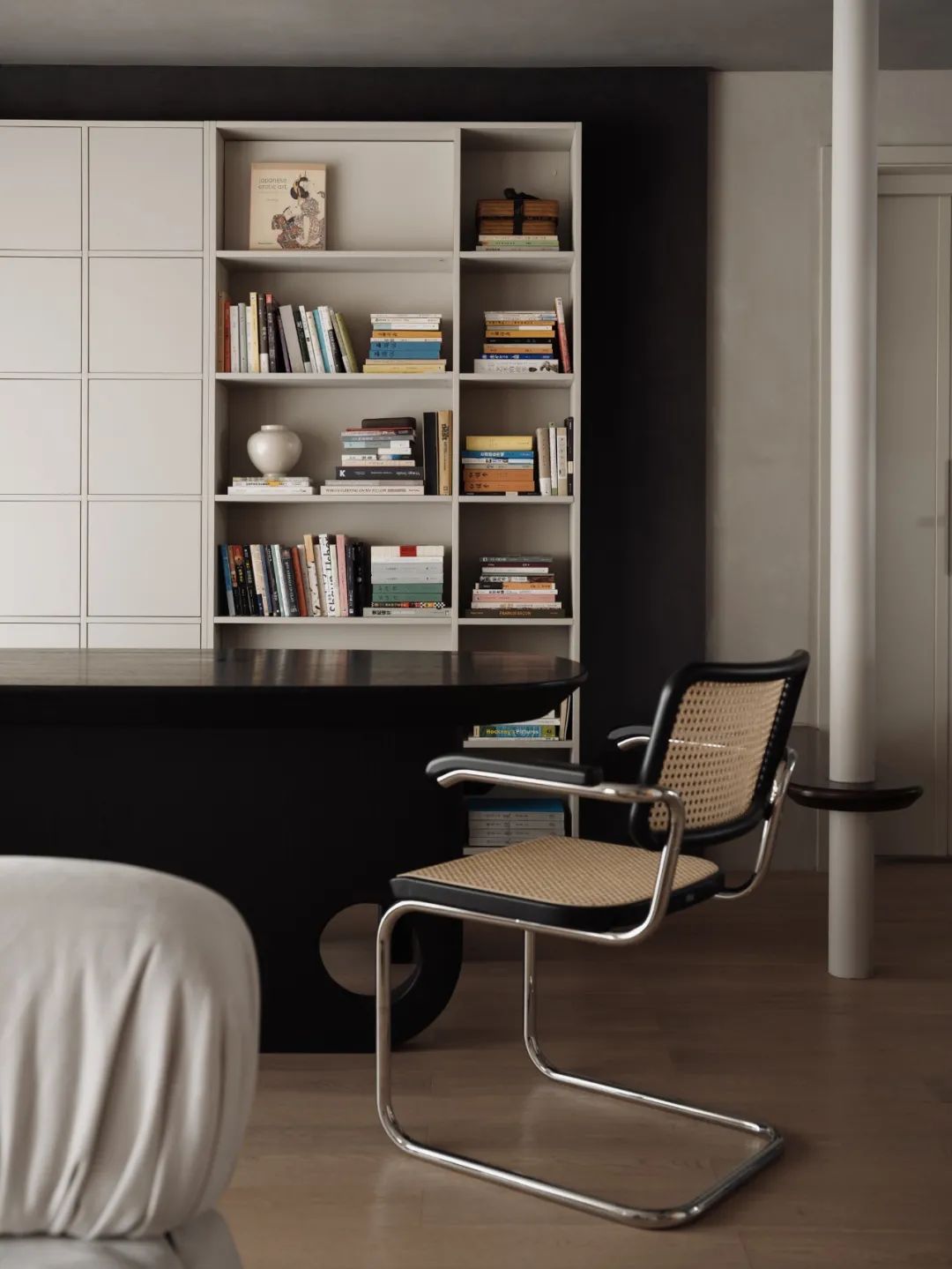 4个设计师设计办公台布局,设计师最佳农村房屋设计