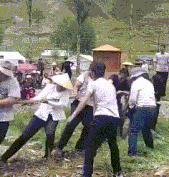 现在女大学生太开放,这么隐私的东西露在外面,男人看了都脸红了