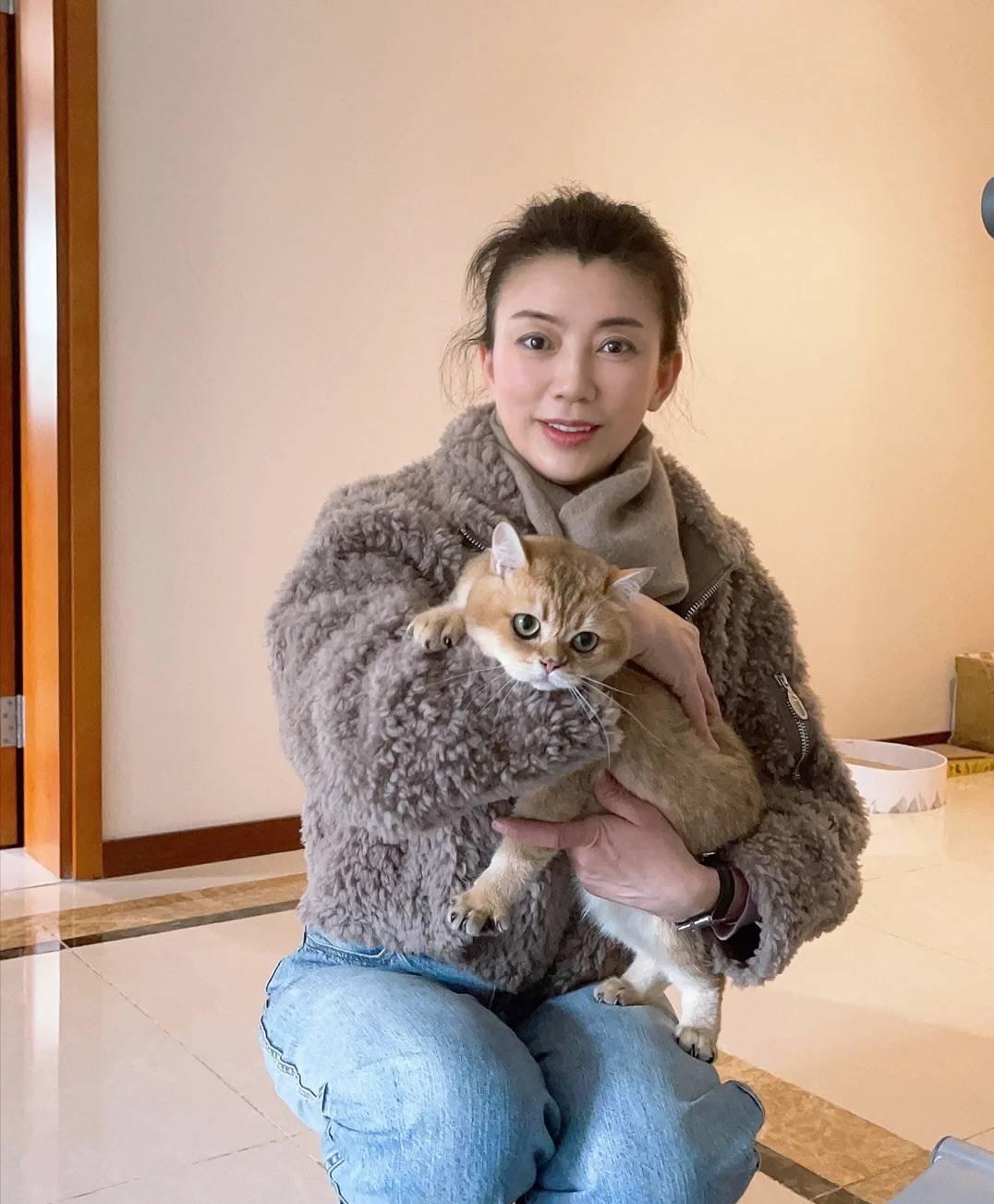 年轻显老和老了显年轻,年轻显老和年纪大显年轻选择哪个