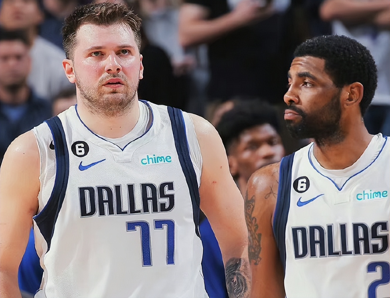 欧文被交易至独行侠全美热搜第一,独行侠续约欧文的两套方案