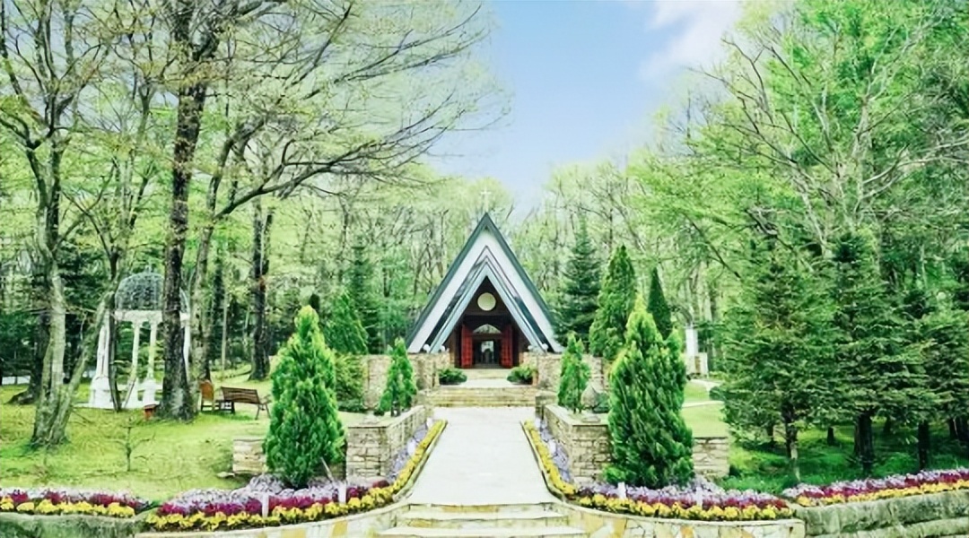 日本十字架教堂,日本教堂