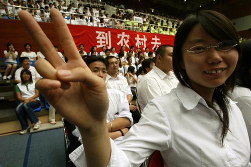 公务员里的“优等生”，选调生发展前途更广阔，学生们早知道更好