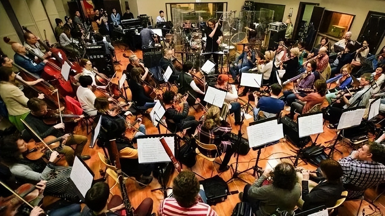 情歌王子张信哲，拒绝周迅求爱，却为王菲豪掷百万，至今不婚