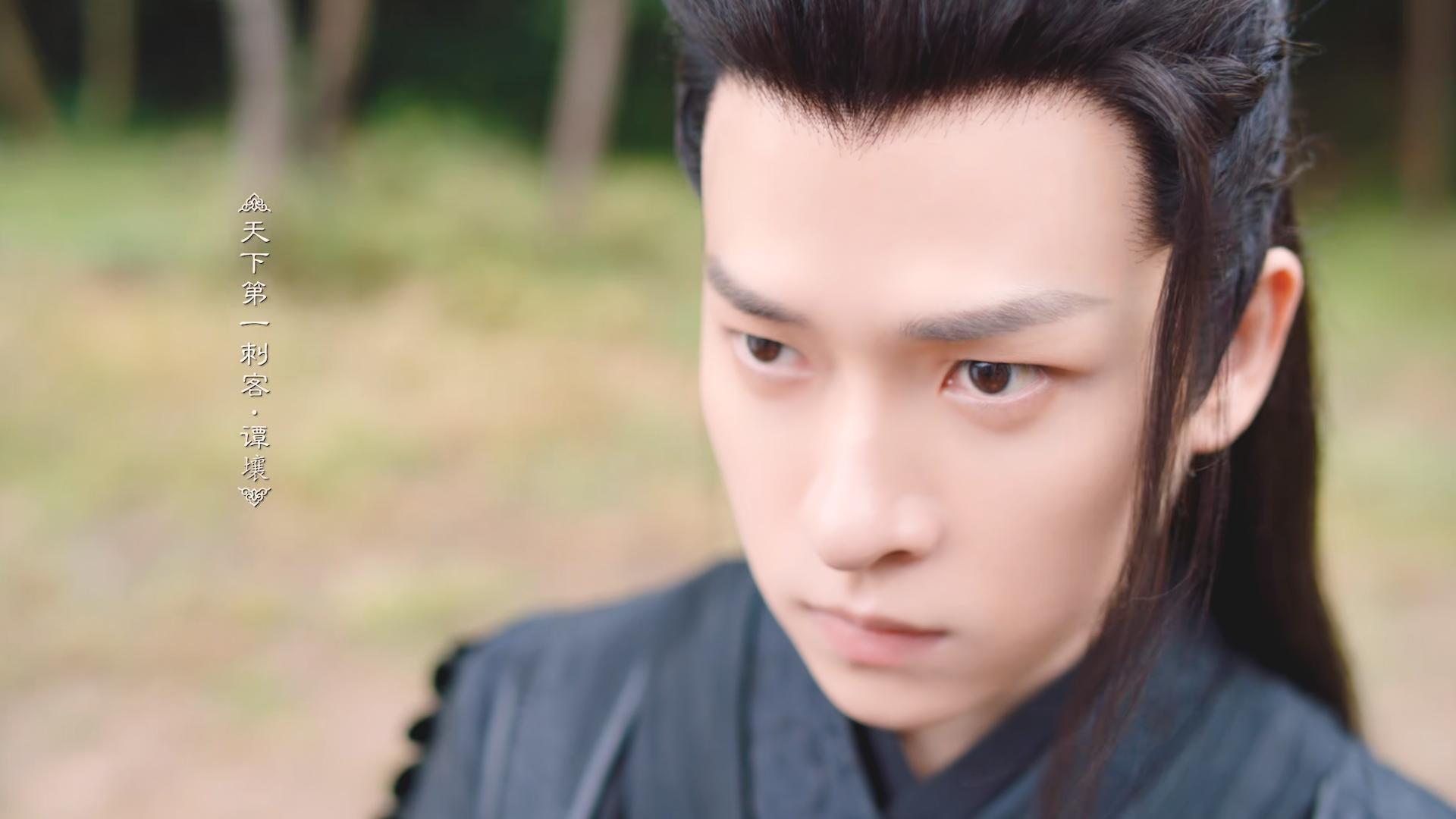 城主大人1：女子被迫穿男装当皇帝，成年后还被妃子追着要同房！