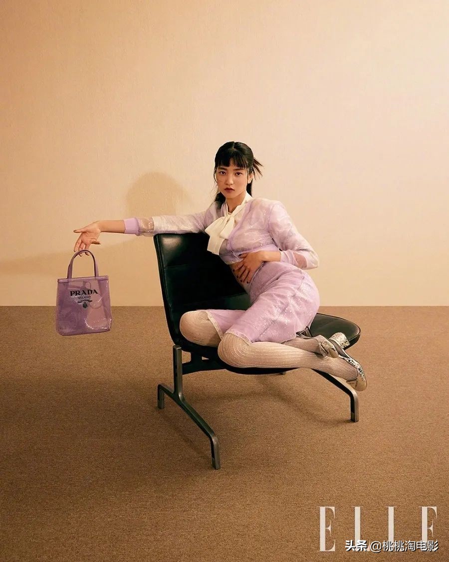 金泰梨新剧穿搭图片,金泰梨白色连衣裙写真