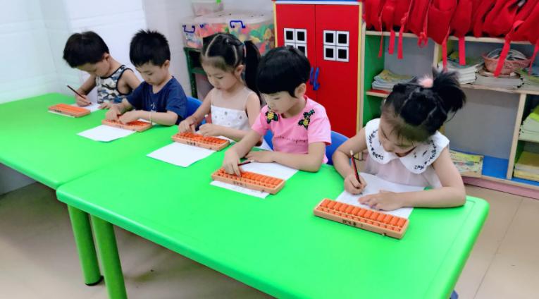 河南8岁神童何雪豪被军校录取,中国神童何雪豪现在什么军衔