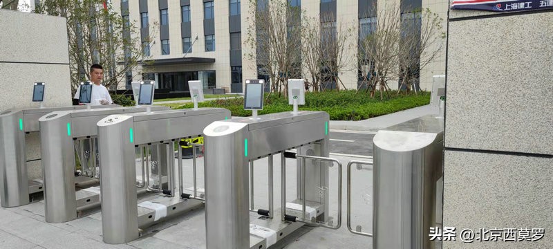 道闸一体机车辆识别设备,道闸车辆识别系统合作