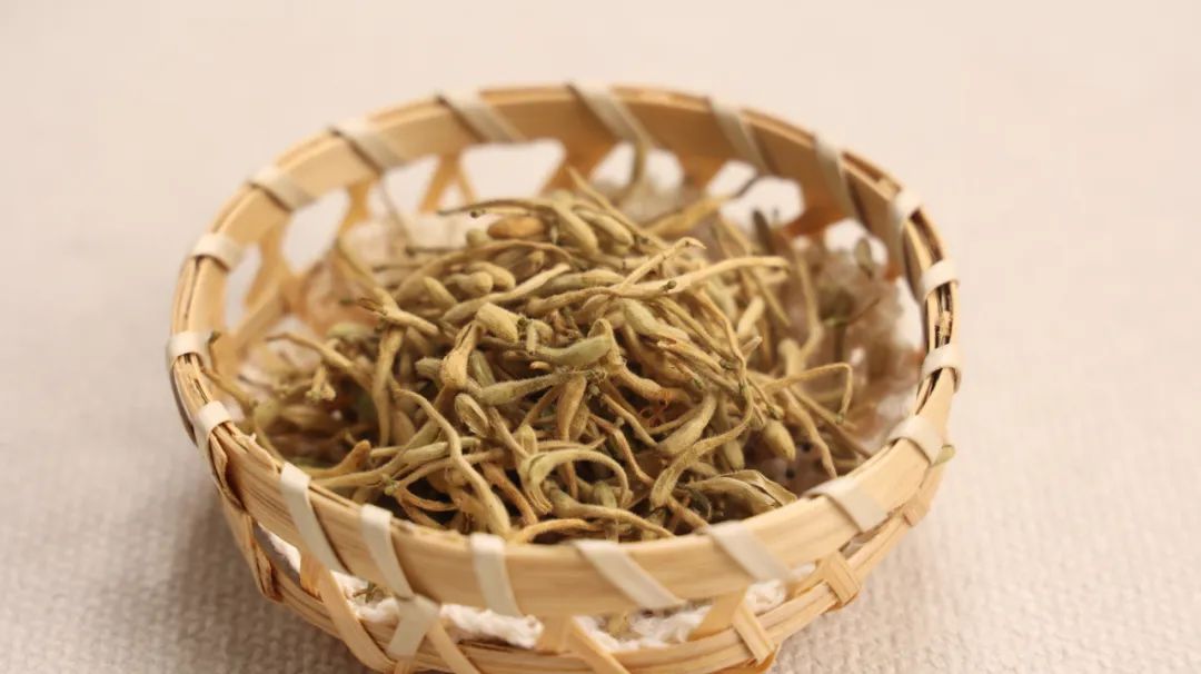 蒲公英和金银花是“好搭档”，不妨坚持泡水喝，但最好了解这3点